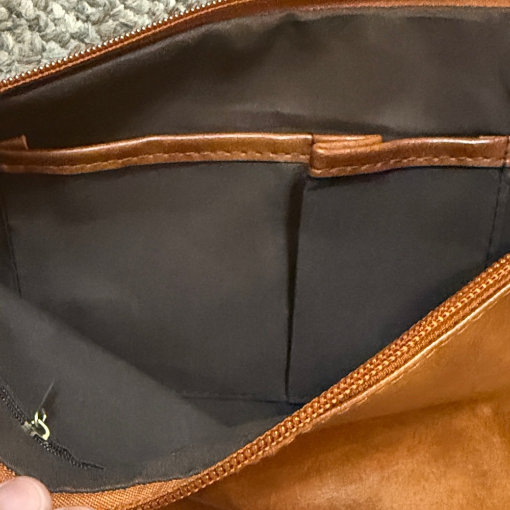 Elegant Tan Leather Oversized Wristlet Clutch - Picture 4 of 5